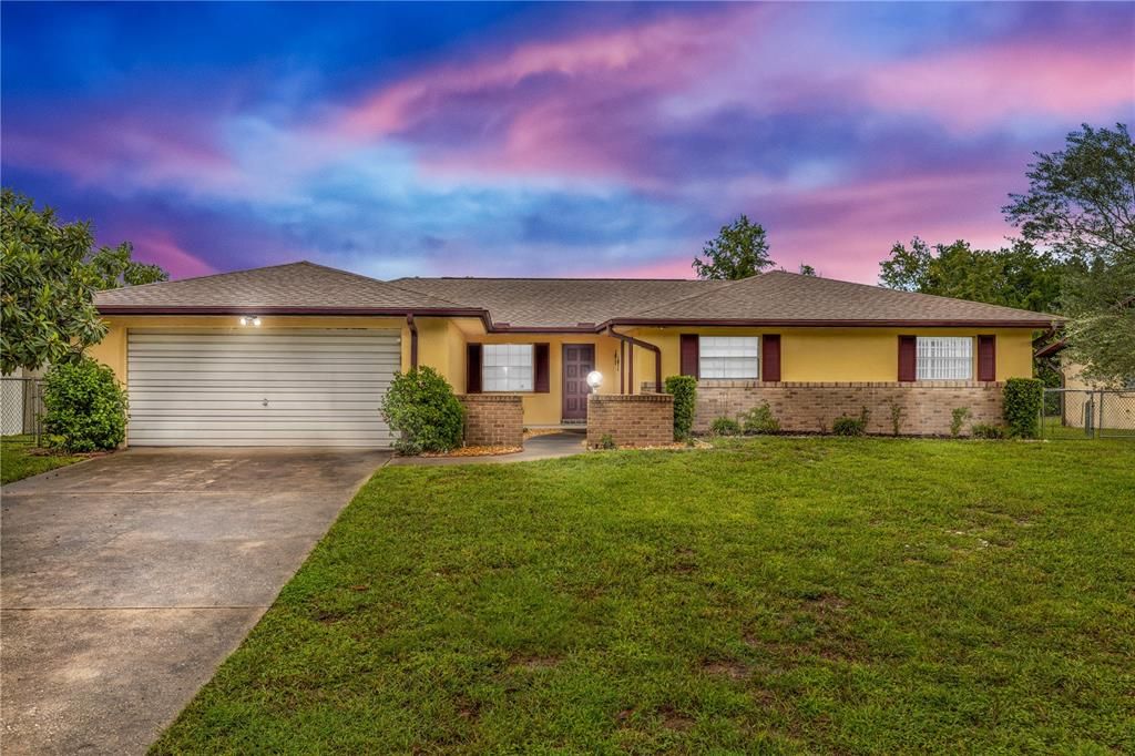 Недавно продано: $289,000 (3 спален, 2 ванн, 1970 Квадратных фут)