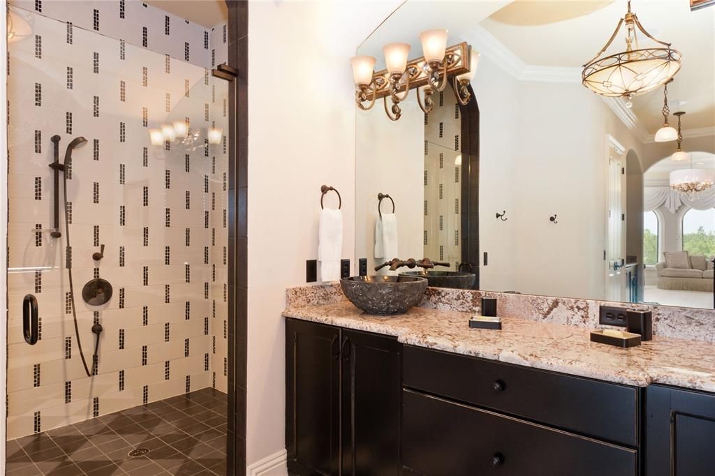 待售: $5,250,000 (8 贝兹, 8 浴室, 7980 平方英尺)