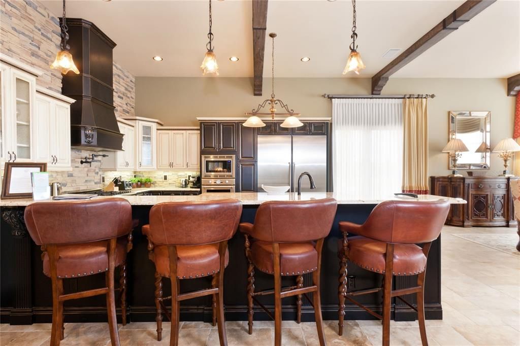 待售: $5,250,000 (8 贝兹, 8 浴室, 7980 平方英尺)