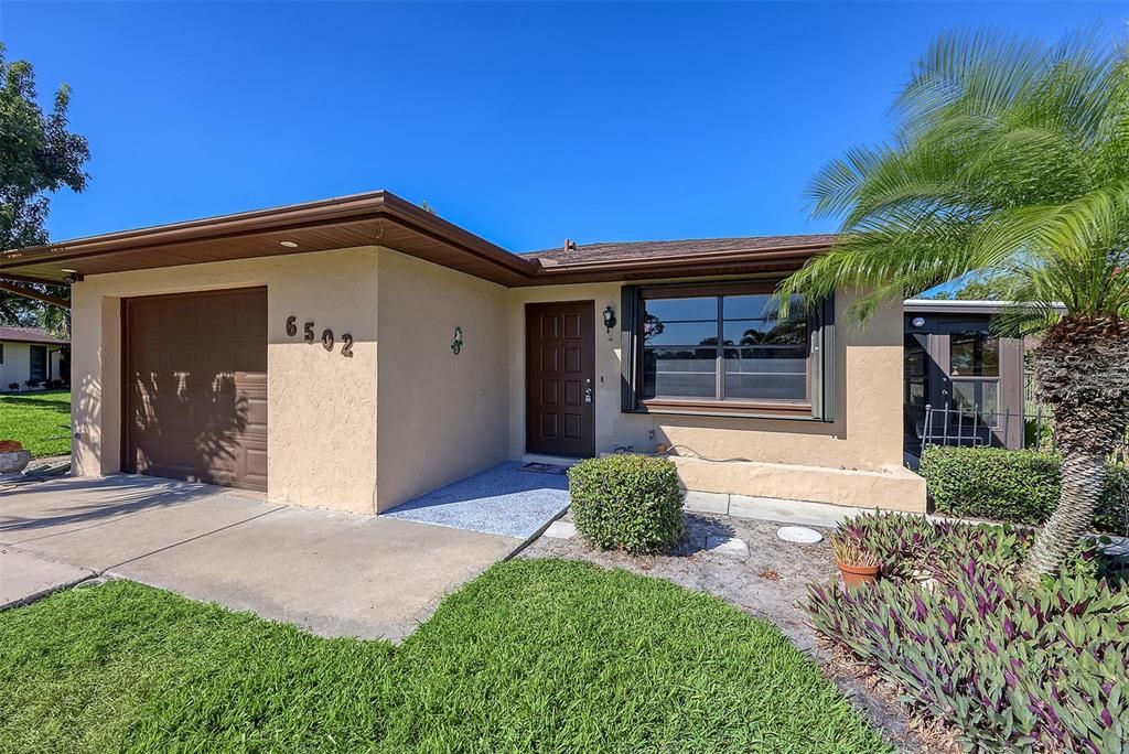 For Sale: $289,000 (2 beds, 2 baths, 1152 Square Feet)