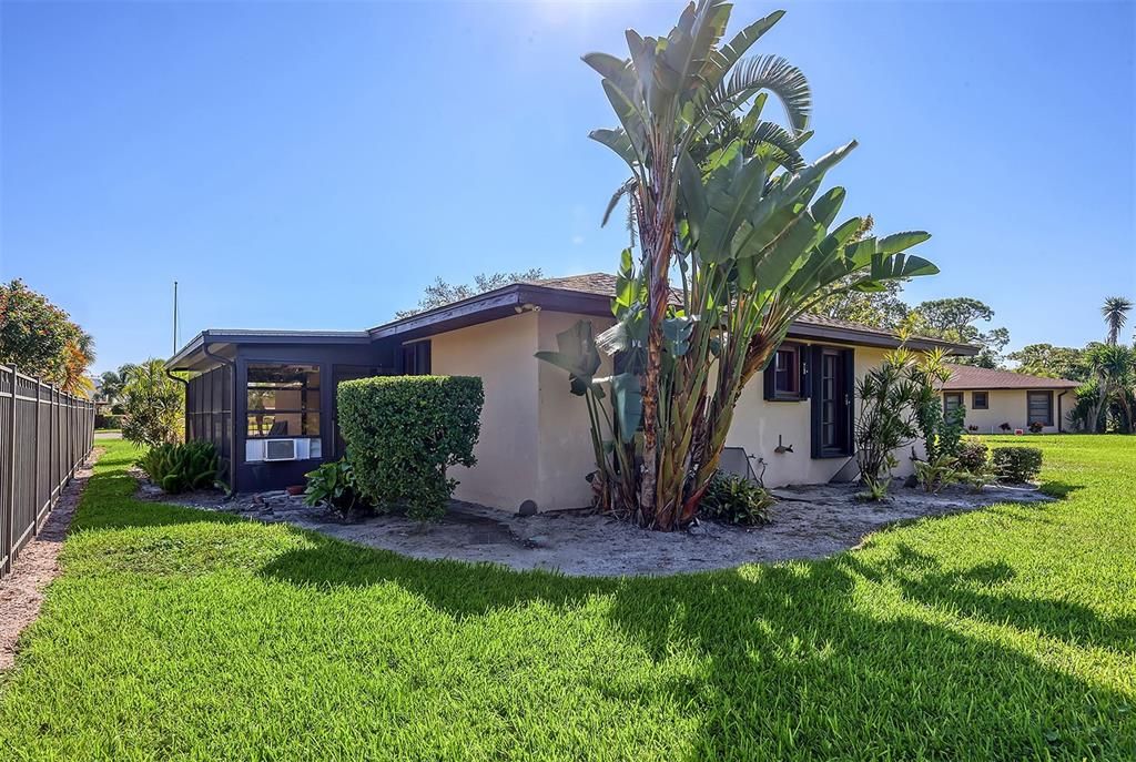 For Sale: $289,000 (2 beds, 2 baths, 1152 Square Feet)