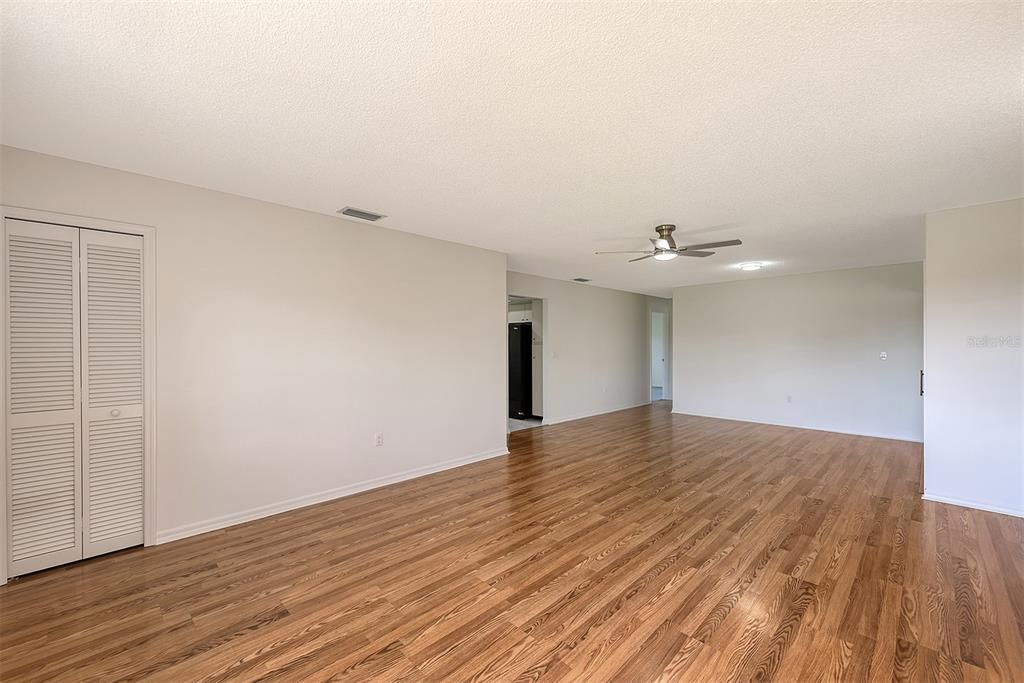 For Sale: $289,000 (2 beds, 2 baths, 1152 Square Feet)