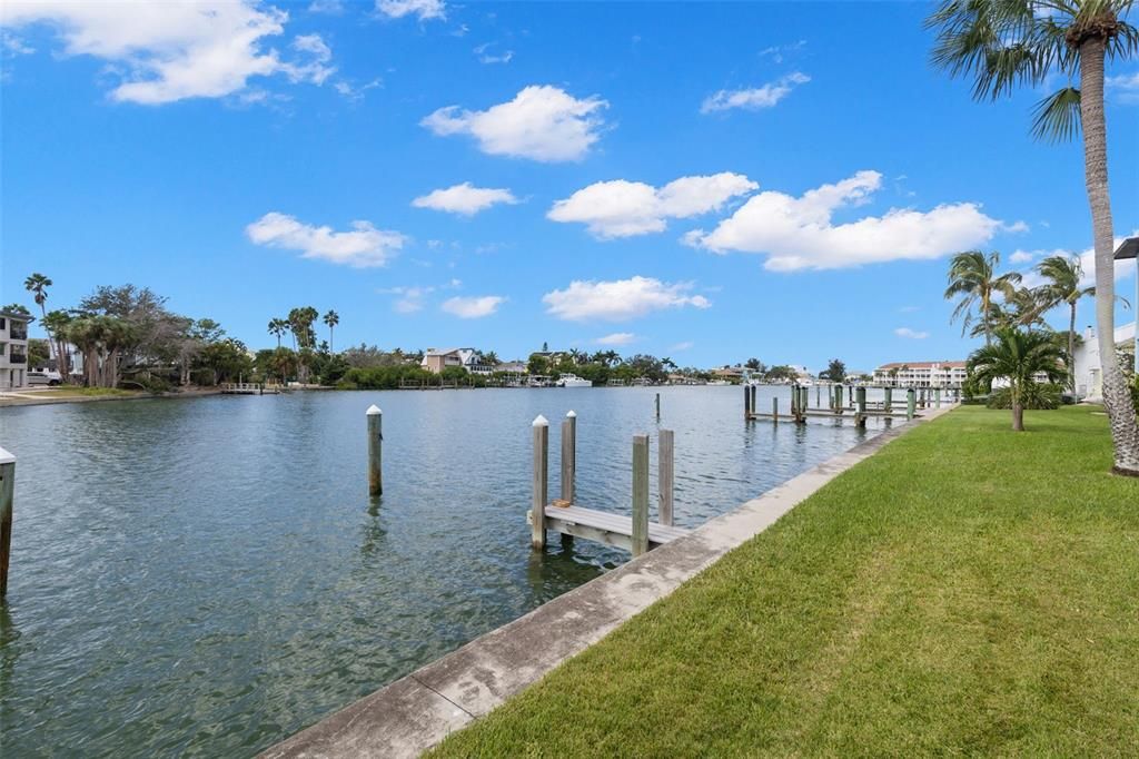 For Sale: $235,000 (1 beds, 1 baths, 480 Square Feet)