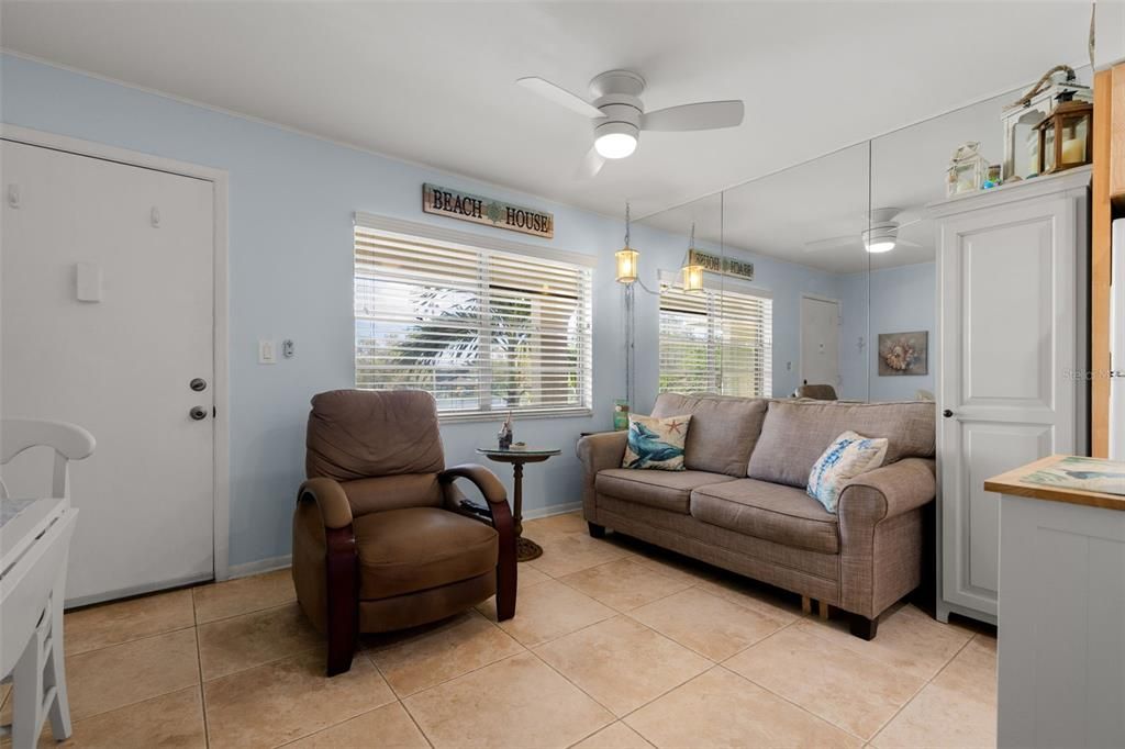 For Sale: $235,000 (1 beds, 1 baths, 480 Square Feet)