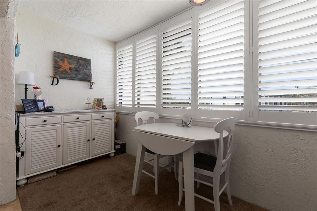 For Sale: $235,000 (1 beds, 1 baths, 480 Square Feet)