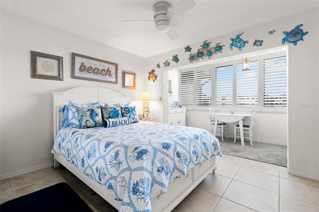 For Sale: $235,000 (1 beds, 1 baths, 480 Square Feet)