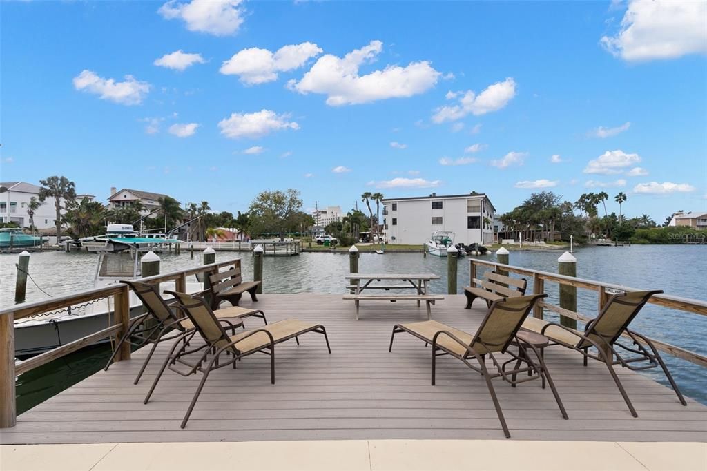 For Sale: $235,000 (1 beds, 1 baths, 480 Square Feet)