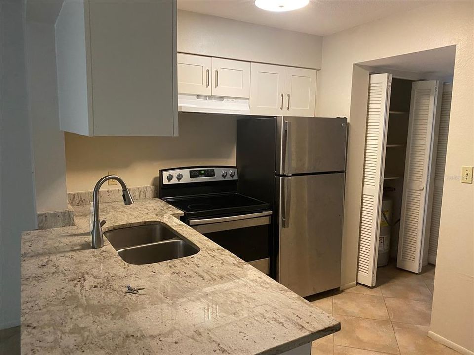 В аренду: $1,500 (1 спален, 1 ванн, 561 Квадратных фут)