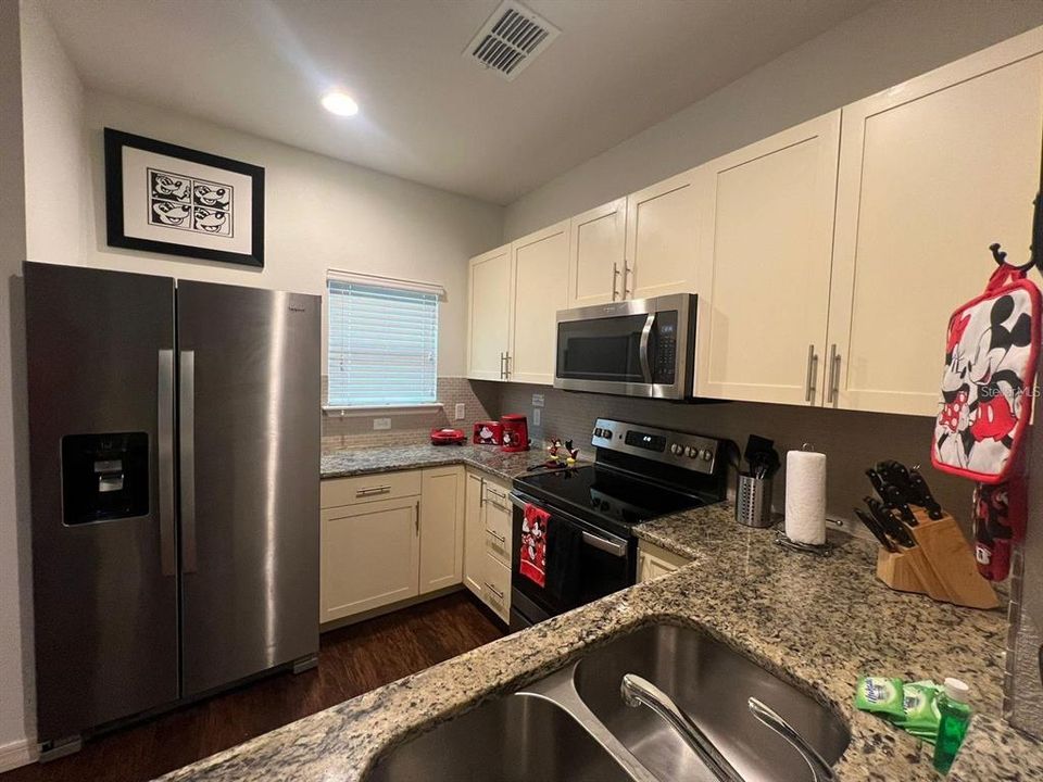 Active With Contract: $2,275 (4 beds, 3 baths, 1694 Square Feet)