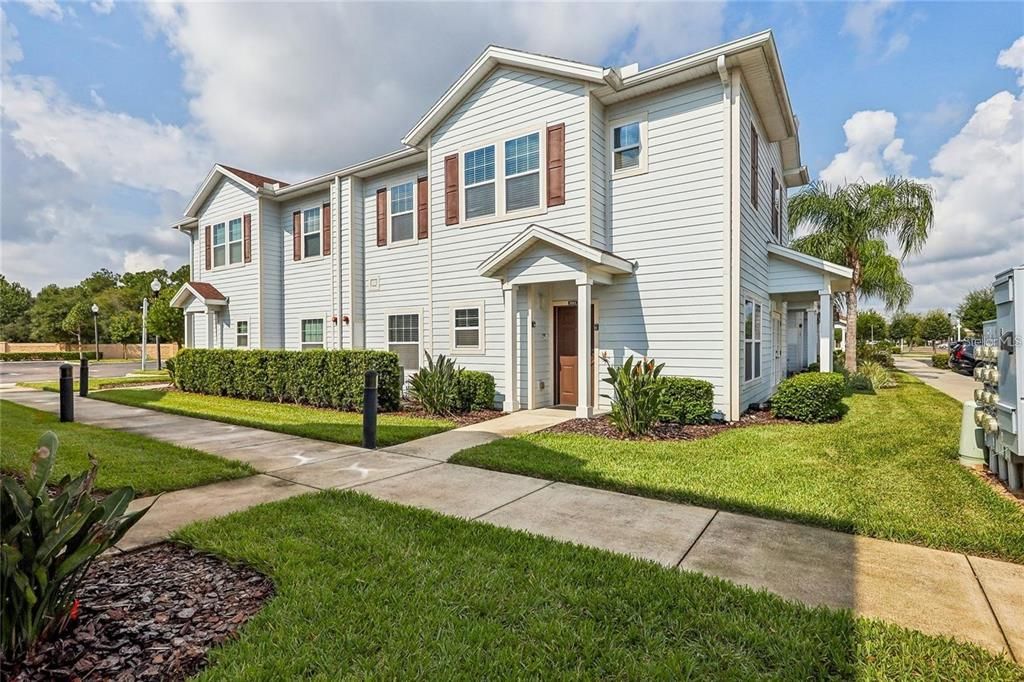 Active With Contract: $2,275 (4 beds, 3 baths, 1694 Square Feet)
