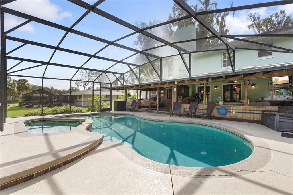 Active With Contract: $549,900 (4 beds, 2 baths, 2892 Square Feet)