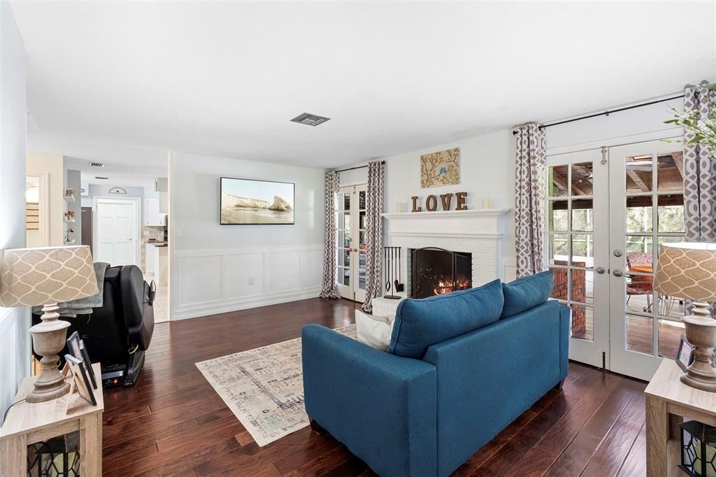 Active With Contract: $549,900 (4 beds, 2 baths, 2892 Square Feet)