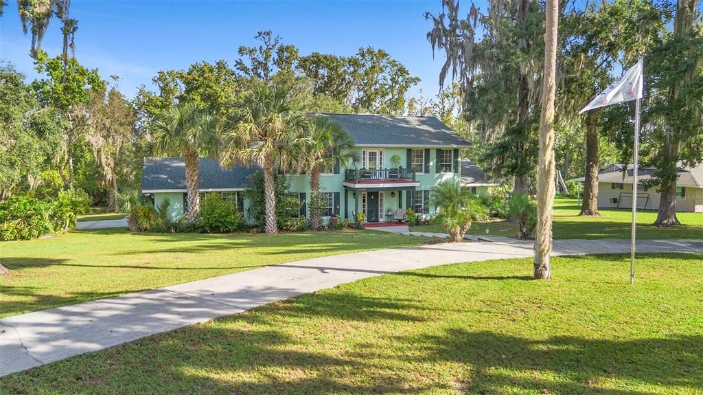 Active With Contract: $549,900 (4 beds, 2 baths, 2892 Square Feet)