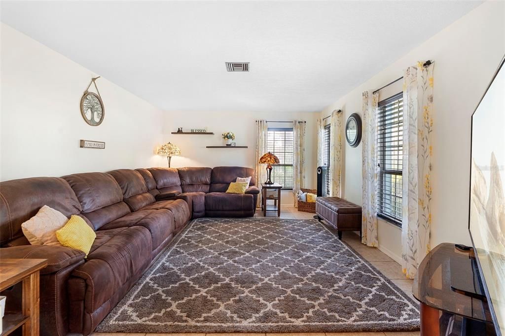 Active With Contract: $549,900 (4 beds, 2 baths, 2892 Square Feet)