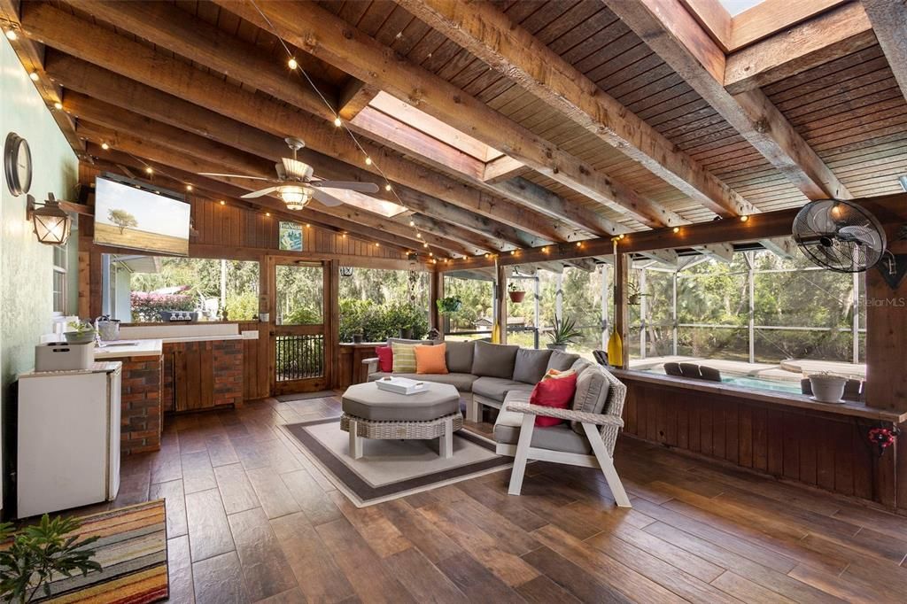 Active With Contract: $549,900 (4 beds, 2 baths, 2892 Square Feet)