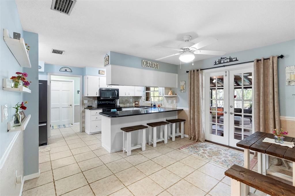 Active With Contract: $549,900 (4 beds, 2 baths, 2892 Square Feet)