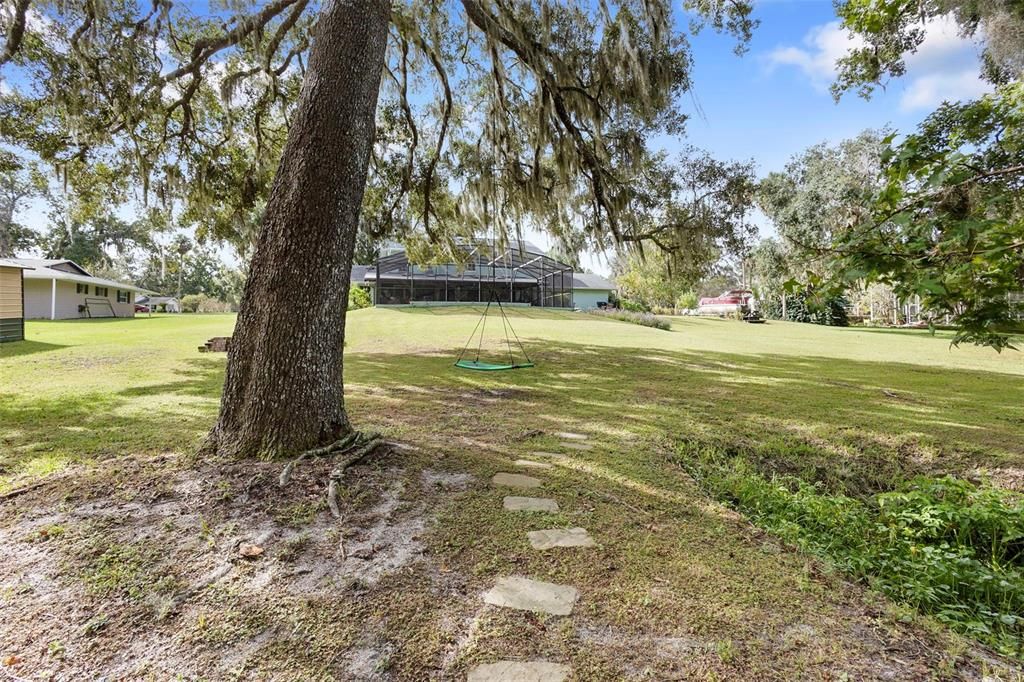 Active With Contract: $549,900 (4 beds, 2 baths, 2892 Square Feet)