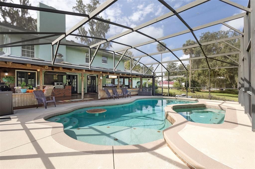 Active With Contract: $549,900 (4 beds, 2 baths, 2892 Square Feet)