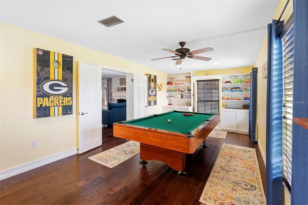 Active With Contract: $549,900 (4 beds, 2 baths, 2892 Square Feet)