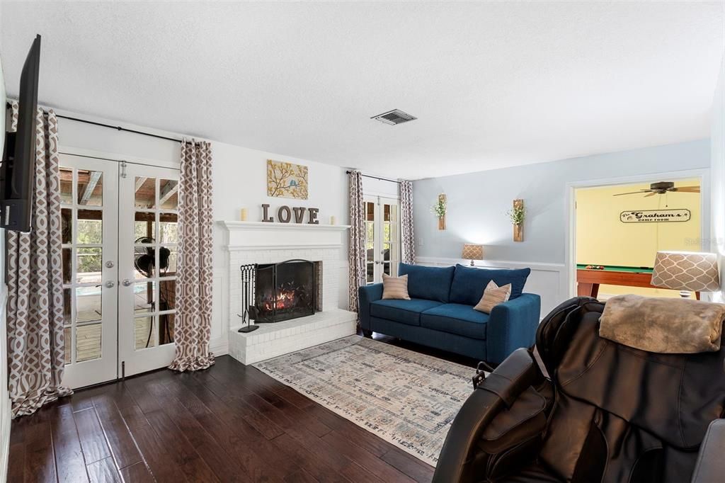 Active With Contract: $549,900 (4 beds, 2 baths, 2892 Square Feet)