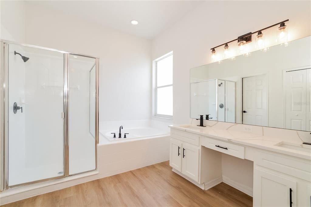Active With Contract: $449,900 (4 beds, 2 baths, 2492 Square Feet)