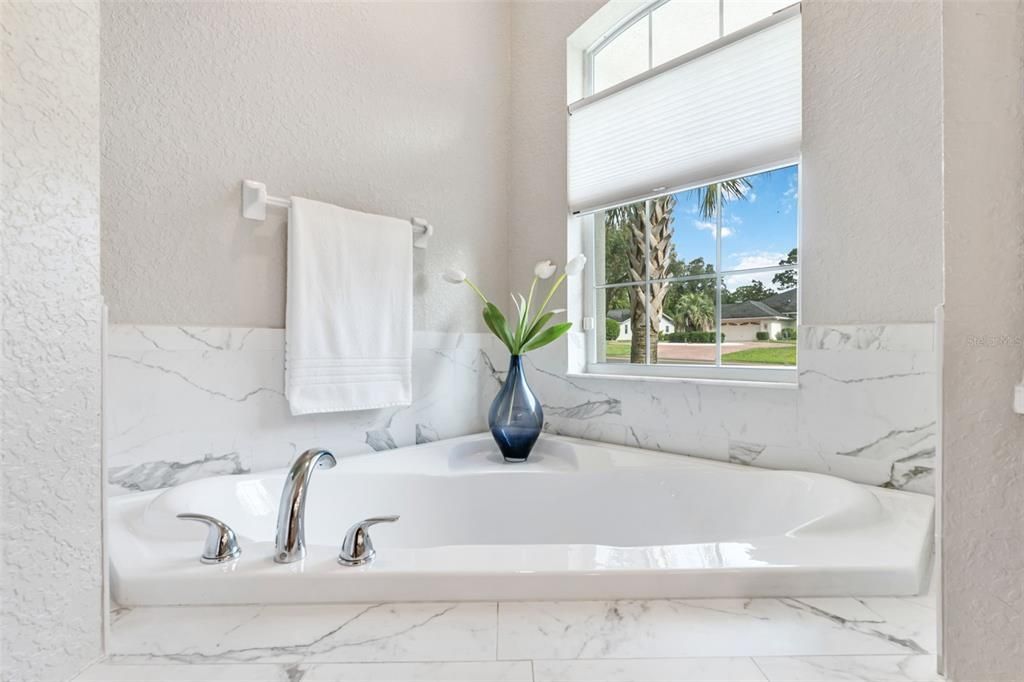 For Sale: $439,900 (3 beds, 2 baths, 2014 Square Feet)