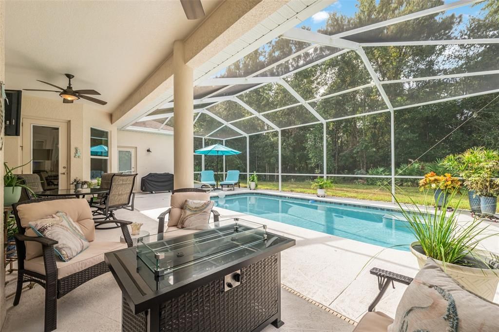 For Sale: $439,900 (3 beds, 2 baths, 2014 Square Feet)