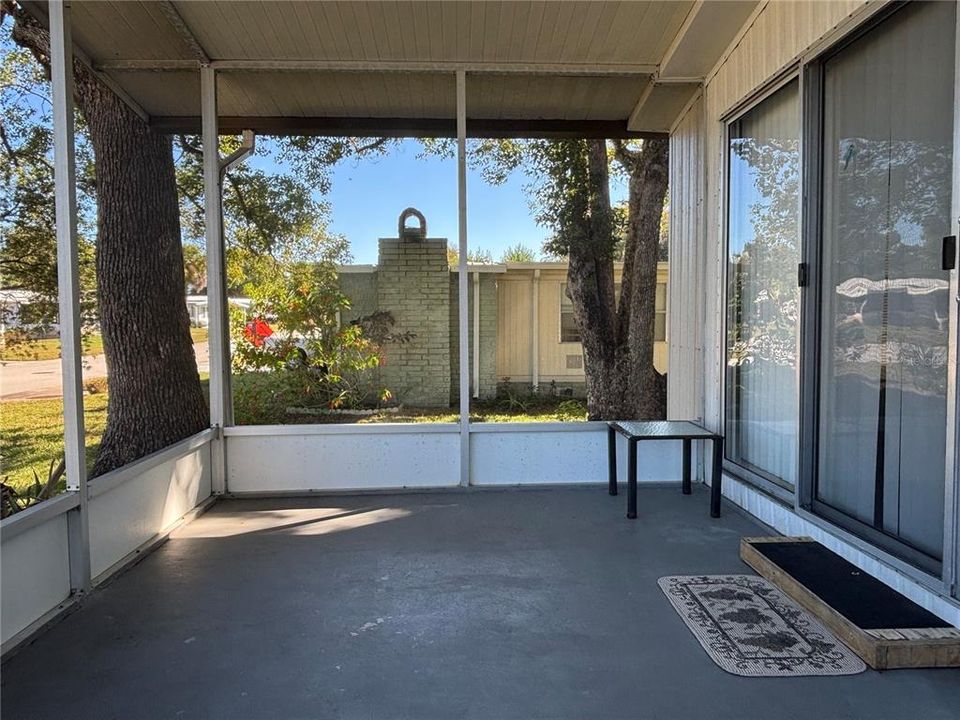 На продажу: $99,000 (2 спален, 2 ванн, 828 Квадратных фут)