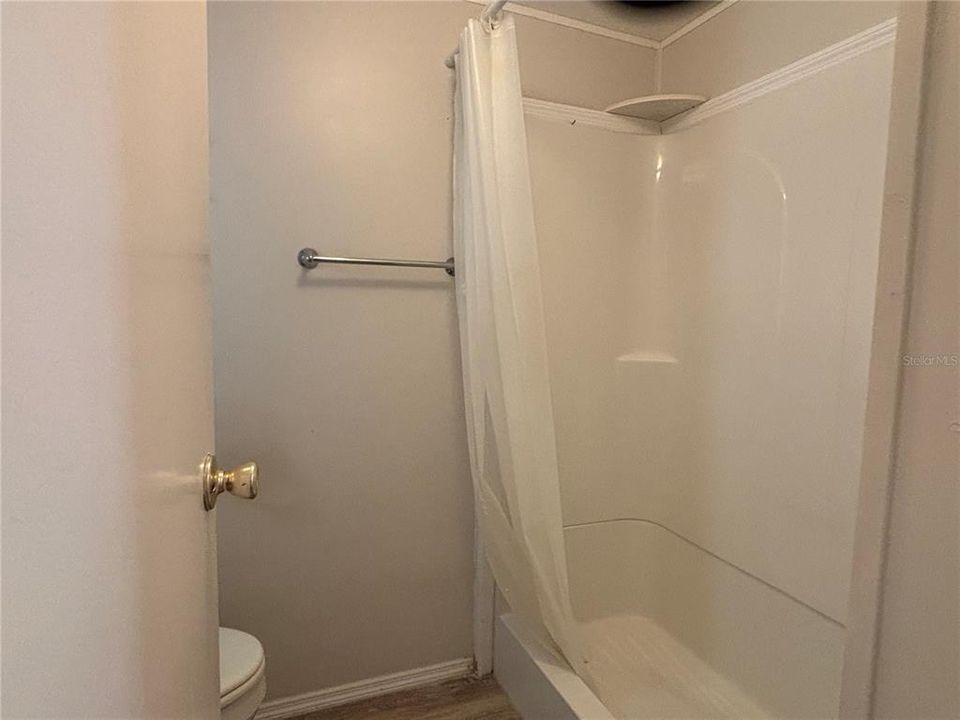 На продажу: $99,000 (2 спален, 2 ванн, 828 Квадратных фут)