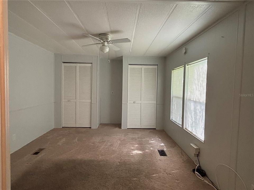 На продажу: $99,000 (2 спален, 2 ванн, 828 Квадратных фут)