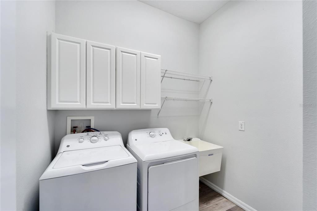 出租: $4,100 (4 贝兹, 3 浴室, 3772 平方英尺)