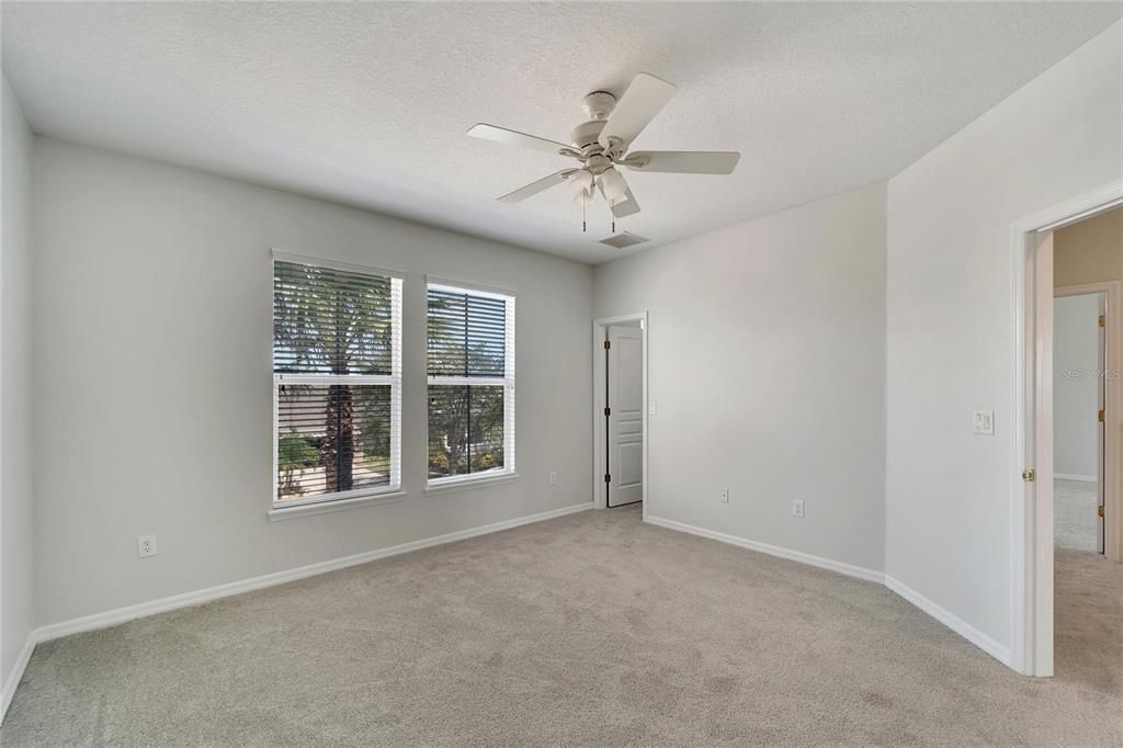 出租: $4,100 (4 贝兹, 3 浴室, 3772 平方英尺)