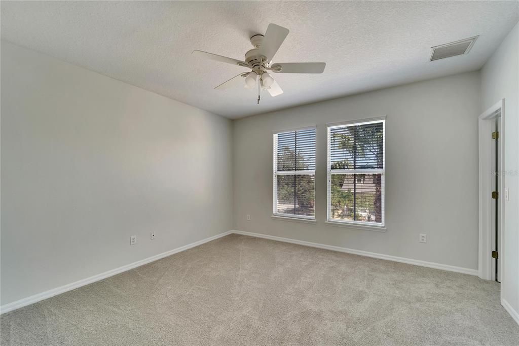 出租: $4,100 (4 贝兹, 3 浴室, 3772 平方英尺)