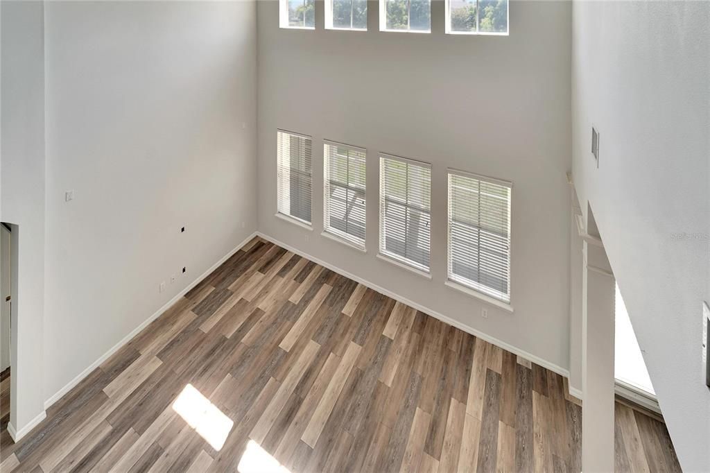 出租: $4,100 (4 贝兹, 3 浴室, 3772 平方英尺)