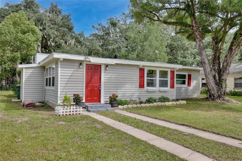 На продажу: $234,999 (2 спален, 2 ванн, 1287 Квадратных фут)