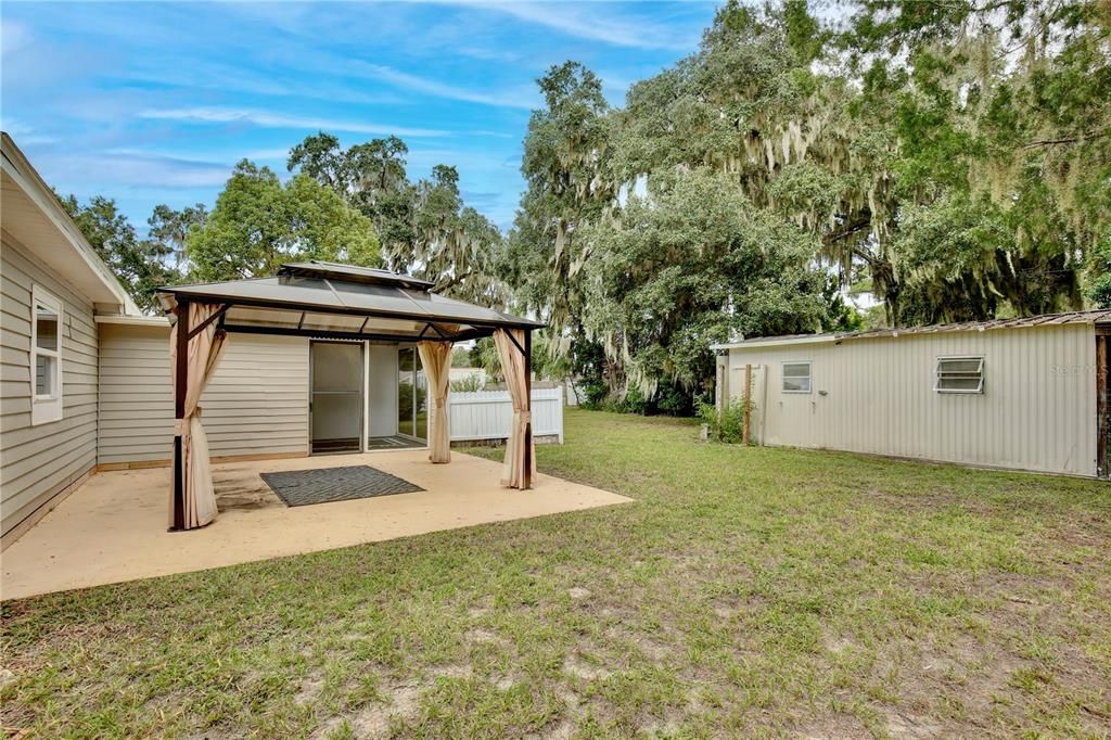 На продажу: $234,999 (2 спален, 2 ванн, 1287 Квадратных фут)