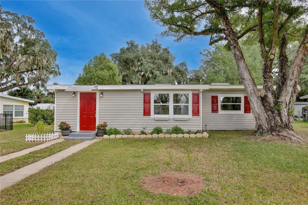 На продажу: $234,999 (2 спален, 2 ванн, 1287 Квадратных фут)