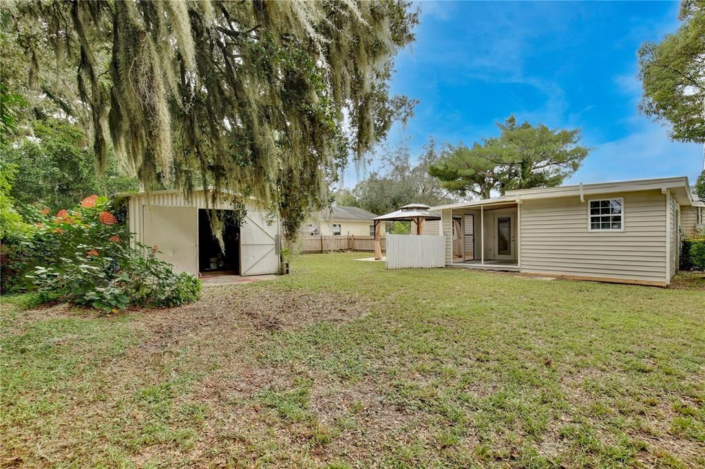 На продажу: $234,999 (2 спален, 2 ванн, 1287 Квадратных фут)