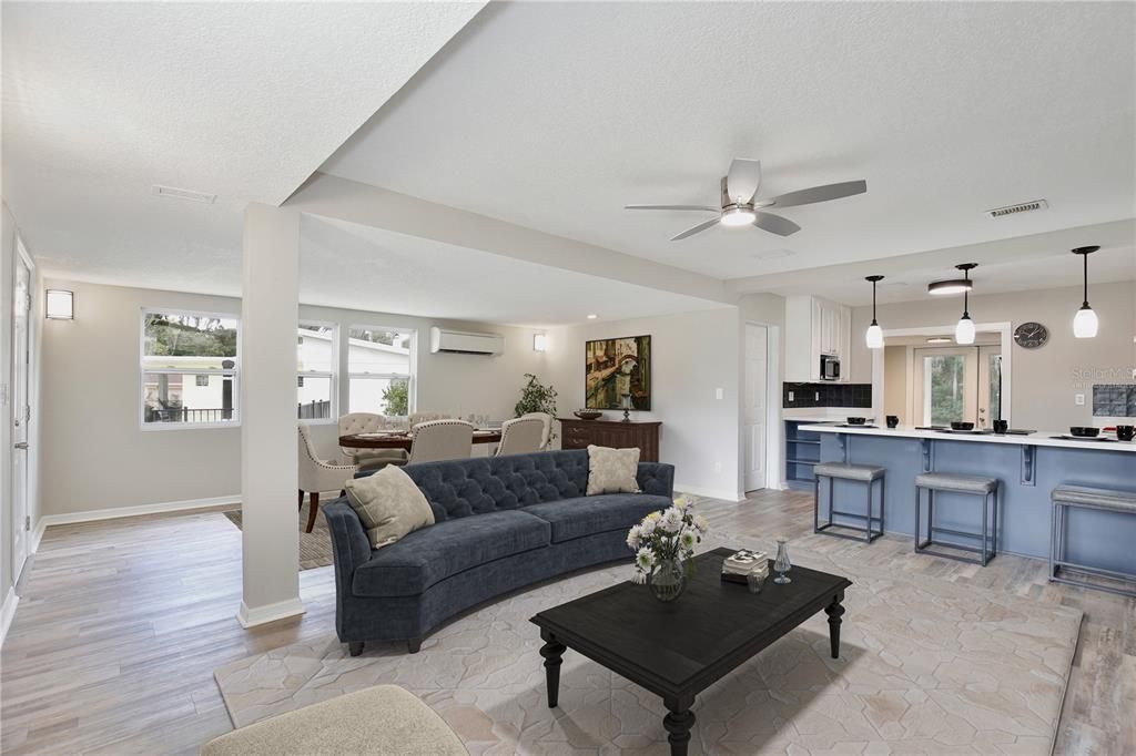 На продажу: $234,999 (2 спален, 2 ванн, 1287 Квадратных фут)