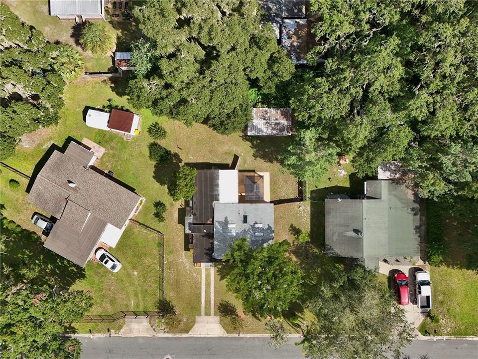 На продажу: $234,999 (2 спален, 2 ванн, 1287 Квадратных фут)