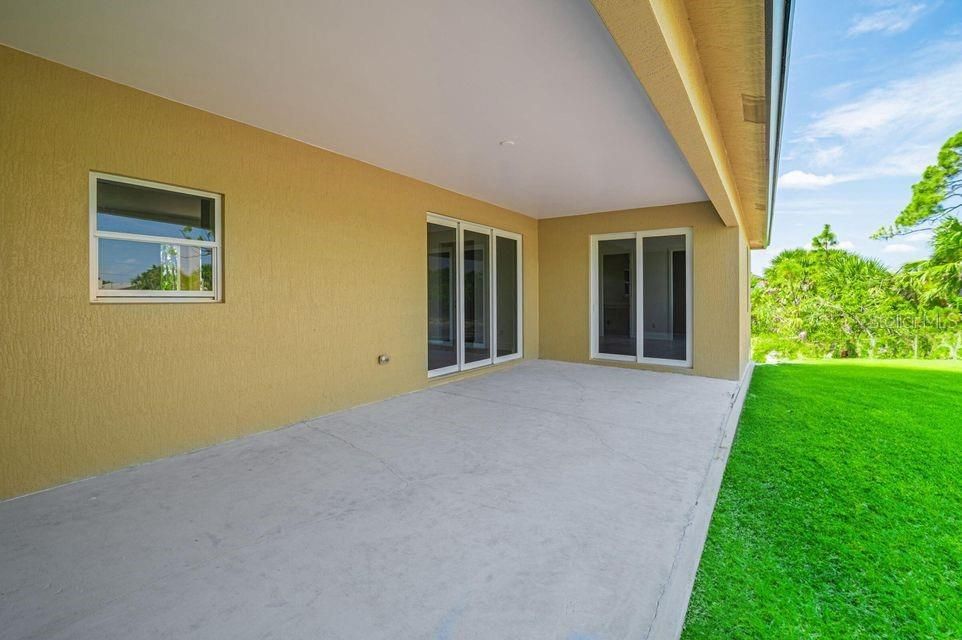 出租: $2,400 (4 贝兹, 2 浴室, 2587 平方英尺)