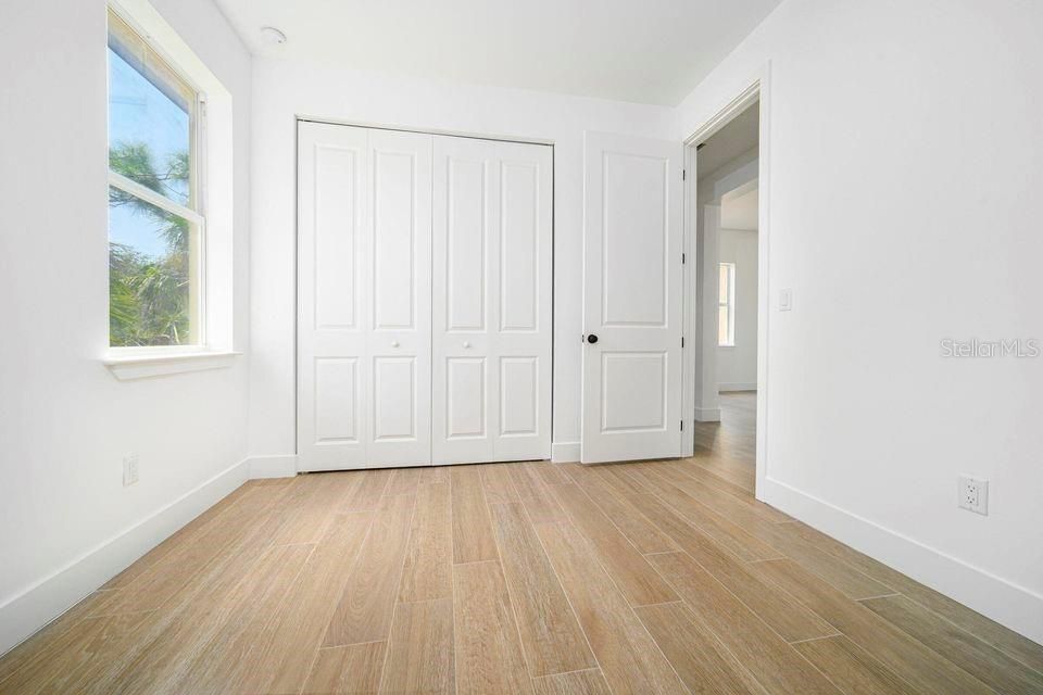 出租: $2,400 (4 贝兹, 2 浴室, 2587 平方英尺)