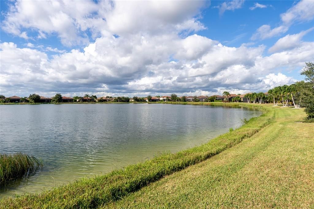 На продажу: $649,900 (4 спален, 2 ванн, 2243 Квадратных фут)