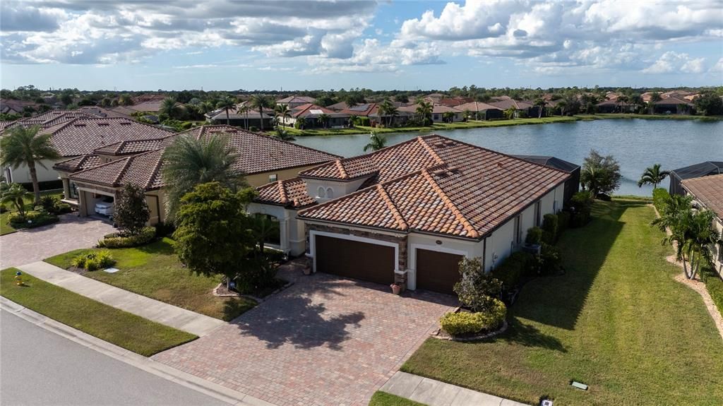 На продажу: $649,900 (4 спален, 2 ванн, 2243 Квадратных фут)