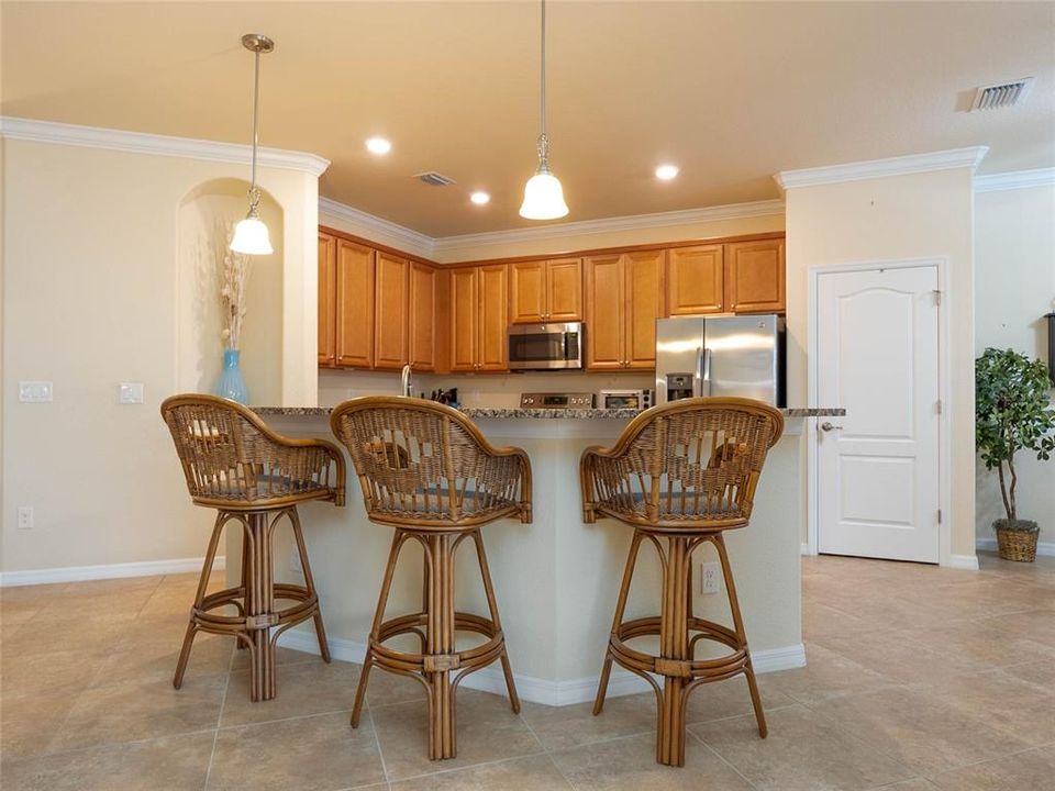 На продажу: $649,900 (4 спален, 2 ванн, 2243 Квадратных фут)