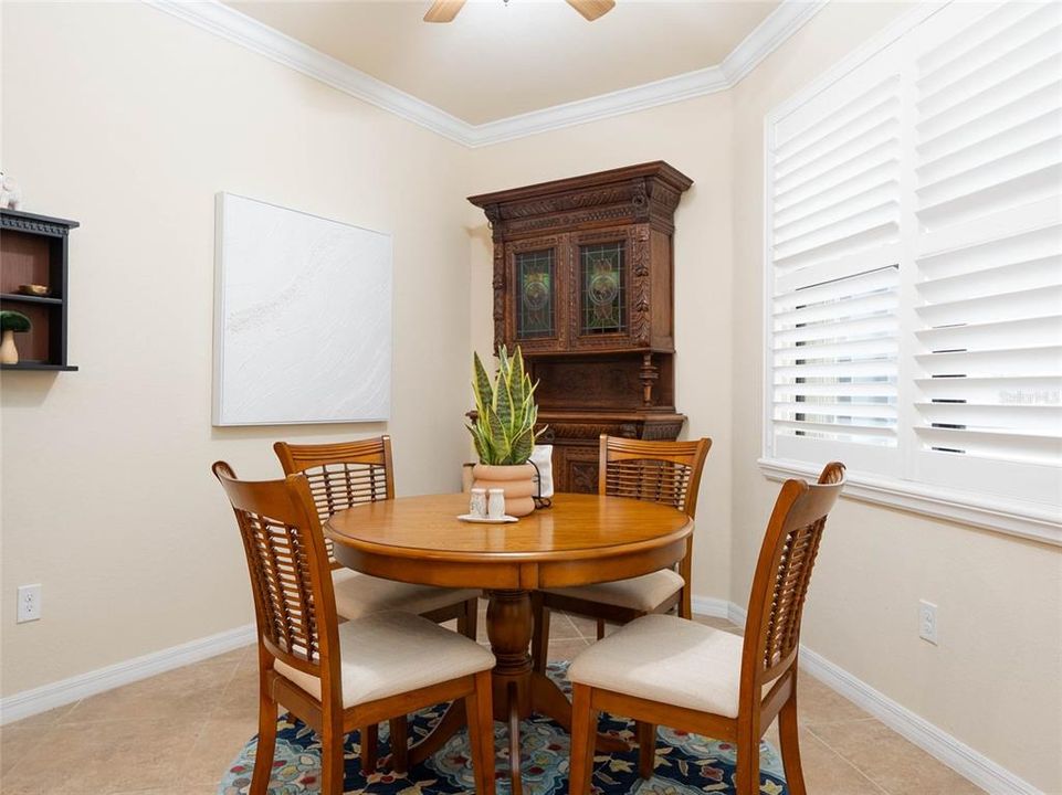 На продажу: $649,900 (4 спален, 2 ванн, 2243 Квадратных фут)