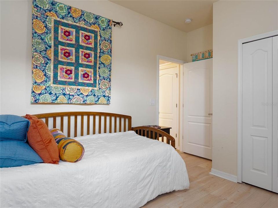 На продажу: $649,900 (4 спален, 2 ванн, 2243 Квадратных фут)