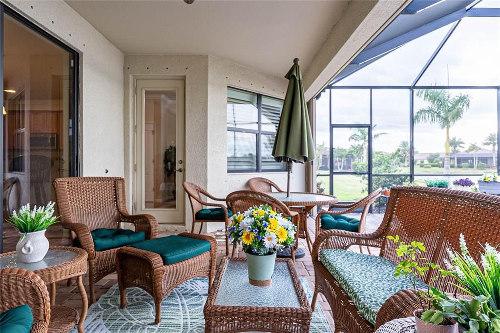 На продажу: $649,900 (4 спален, 2 ванн, 2243 Квадратных фут)