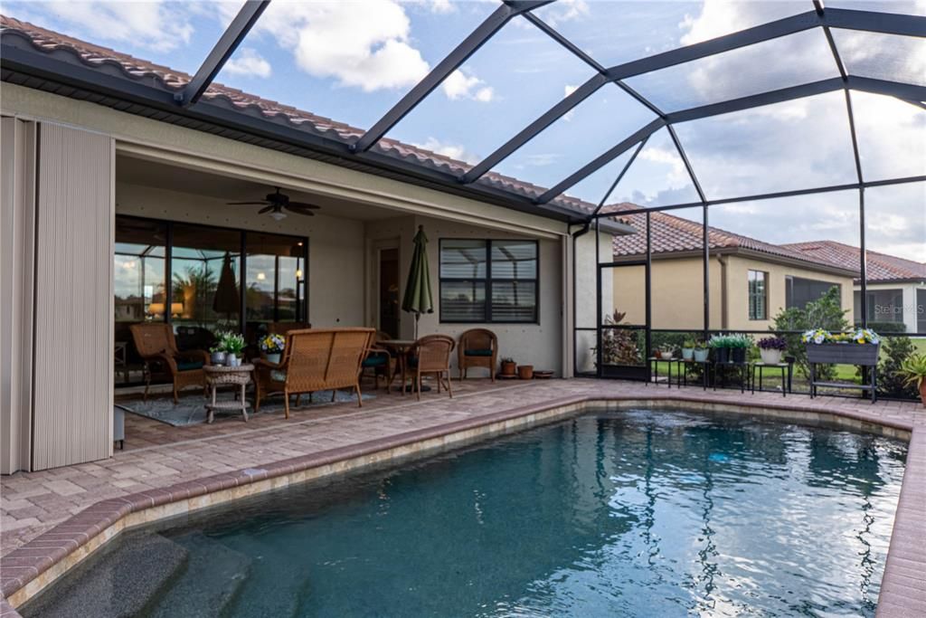 На продажу: $649,900 (4 спален, 2 ванн, 2243 Квадратных фут)