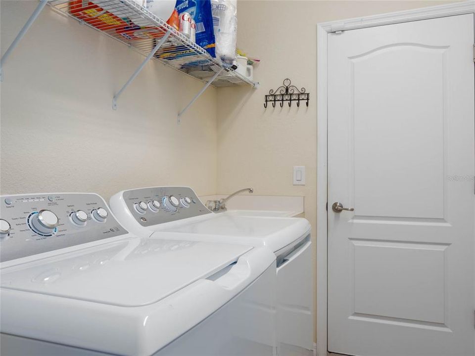 На продажу: $649,900 (4 спален, 2 ванн, 2243 Квадратных фут)